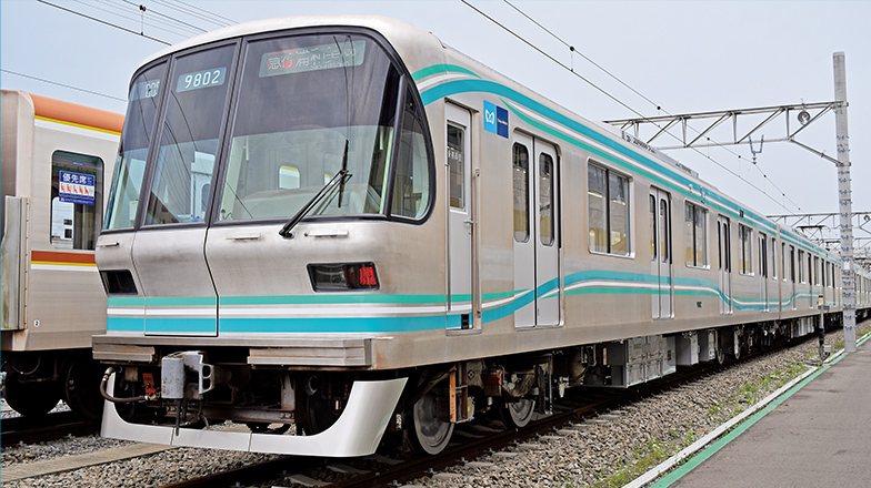 リニューアルされた南北線9000系車両